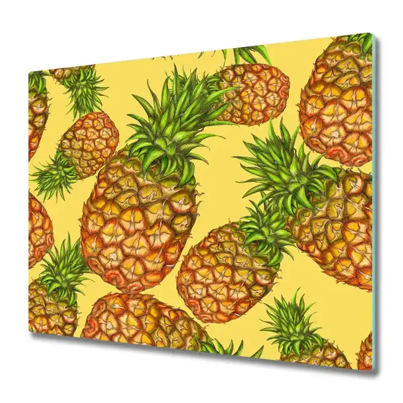 Nu rata Tocător din sticlă Ananas pe un fundal galben