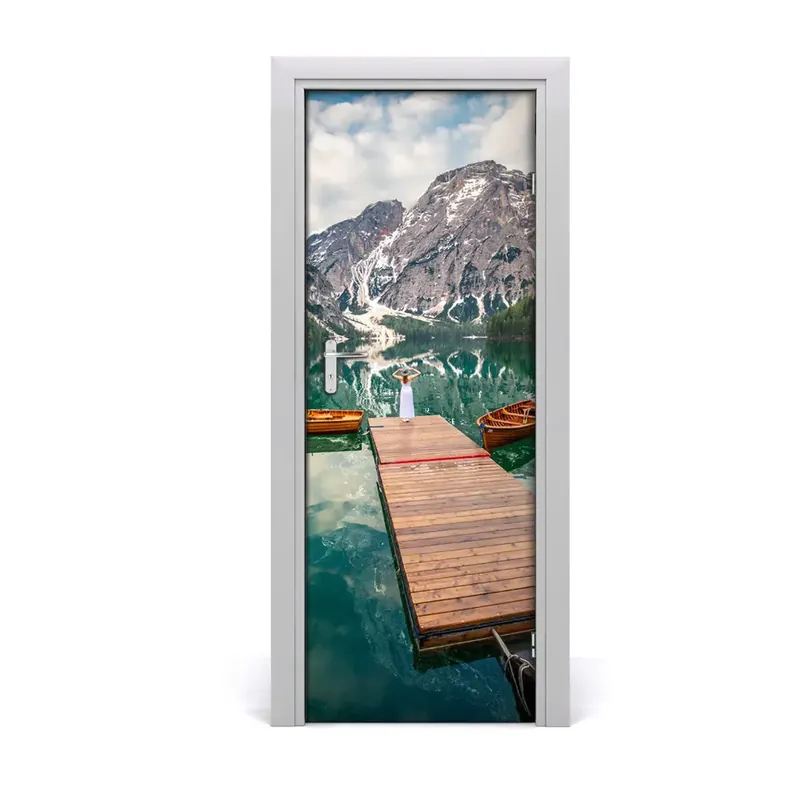 Autocolant de uşă Pod pe un lac de munte Retur ușor
