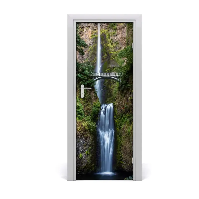 Autocolant pentru uși Cascada podului de pădure Disponibil imediat