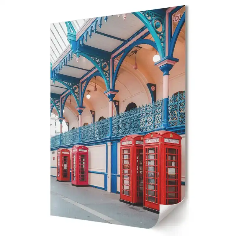 Poster decorativ cu cabine telefonice colorate din Londra Doar azi