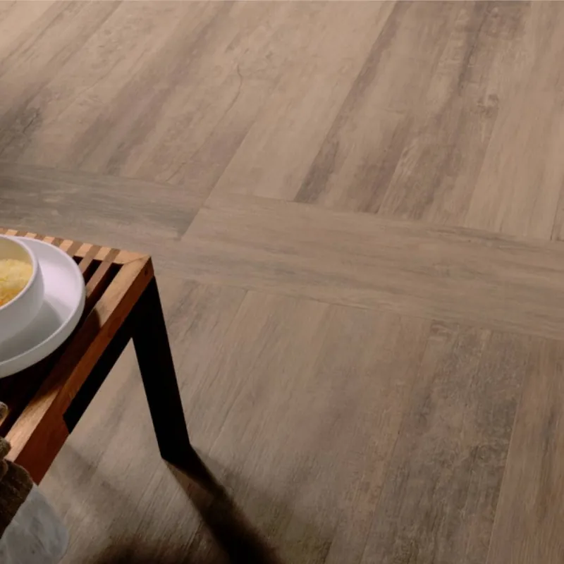 Comandă acum Gresie/Faianta Caesar Vibe Rovere 30x120 grip, calitatea a II-a