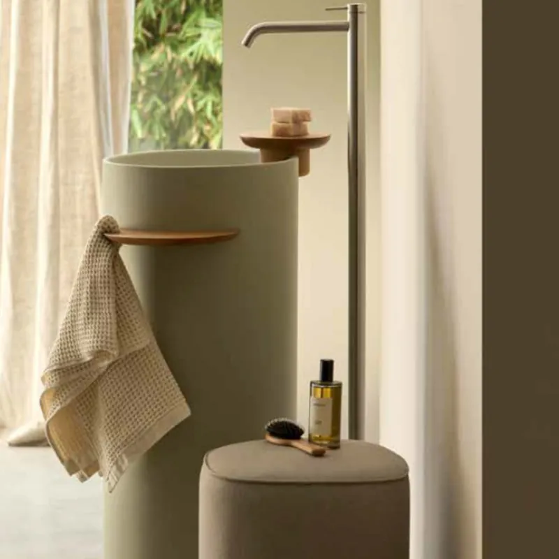Noutate Lavoar freestanding Sanycces Circo Joy bej mat cu sapuniera si raft din lemn