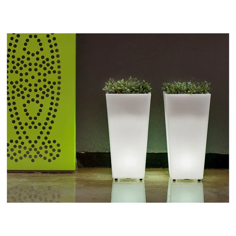 Ghiveci New Garden Melisa 30 Cu Iluminare Comandă acum