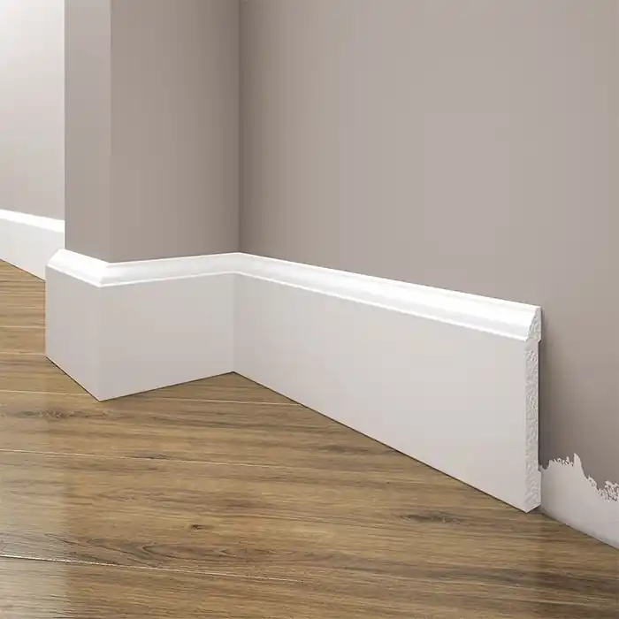 Ofertă specială Plinta parchet alba polimer dur 244 x 8.3 x 1 cm Cezar LPC15