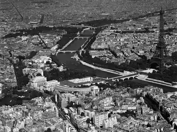 Poster "Vedere aeriana asupra Parisului" Cumpără online