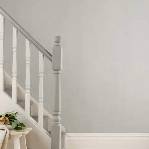 Tapet, Raffia, Mist Grey Luxury Plain, 1838 Wallcoverings, 5.3mp / rola Ieftin